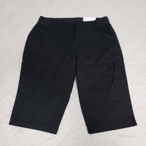 CJ Banks Moderately Curvy Capri Shorts AVG 18W Black Plus Size NWT